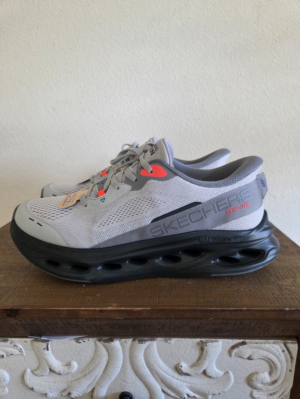 Skechers Mens Slip Ins Max Cushioning Glide Step Advert Shoes Size 9.5 NWT - Picture 7 of 9